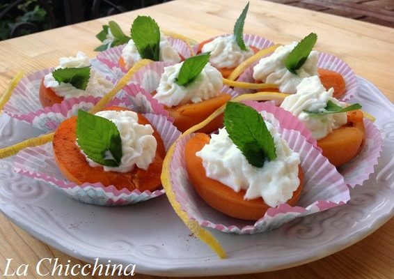 BOCCONCINI DI ALBICOCCHE RIPIENI CON CREMA DI RICOTTA AL LIMONCELLO
