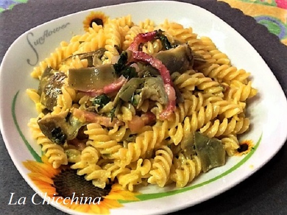 FUSILLI ALLA CARBONARA AI CARCIOFI