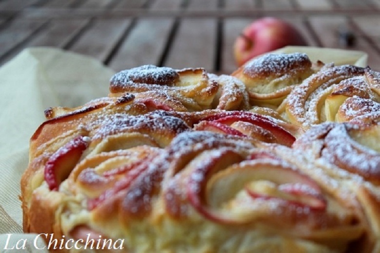 TORTA BRIOCHE DI ROSE DI MELA (TRE ANNI CON TE)