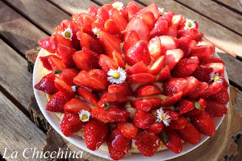 CROSTATA DI FRAGOLE CON CREMA