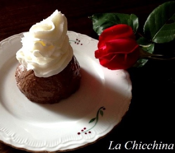 PANNA COTTA AL CIOCCOLATO FONDENTE E RUM