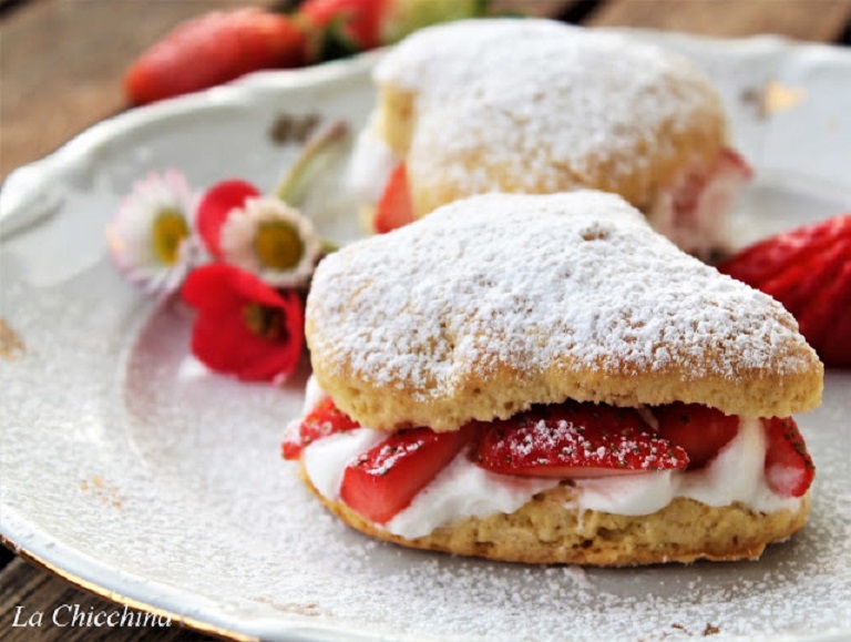 CUORI PANNA E FRAGOLE