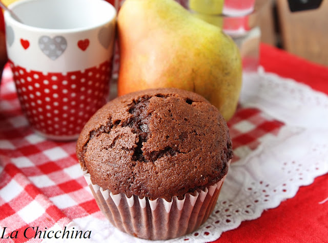 MUFFIN AL CIOCCOLATO, PERE E RUM
