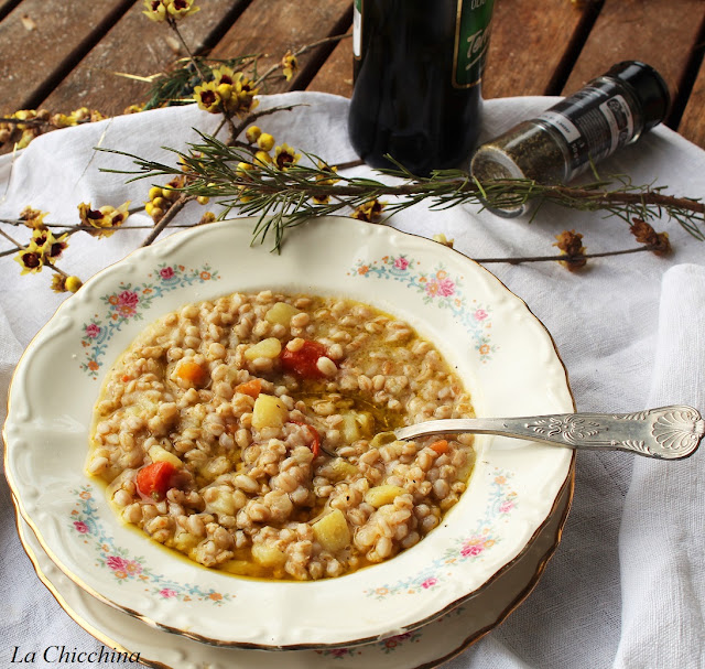 ZUPPA DI FARRO E PATATE