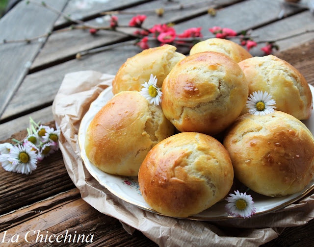 PANINI CON FORMAGGIO SPALMABILE