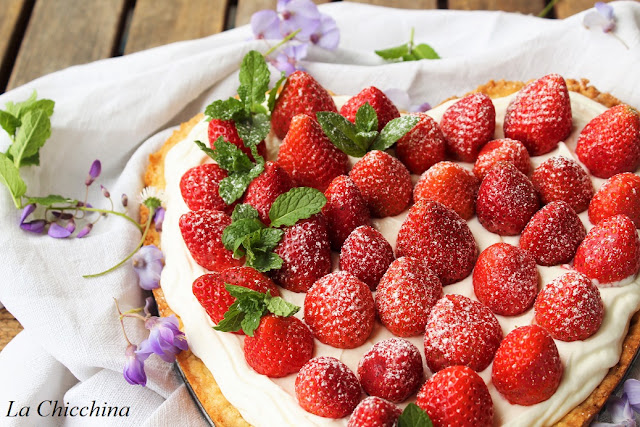 CROSTATA CON FRAGOLE E CREMA DI MASCARPONE