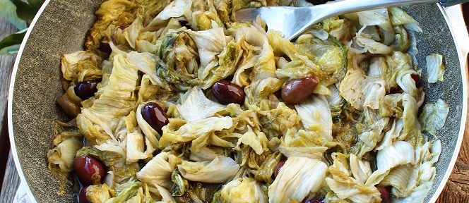 PAN DI ZUCCHERO CON ACCIUGHE E OLIVE