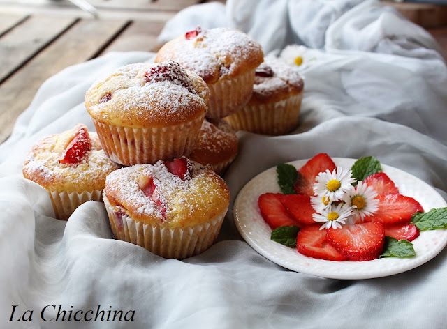 MUFFIN CON FRAGOLE E RICOTTA