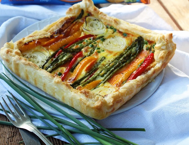 TORTA SALATA CON STRACCHINO E VERDURE
